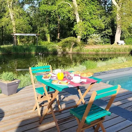 Le Moulin De Nocleg ze śniadaniem Saubrigues